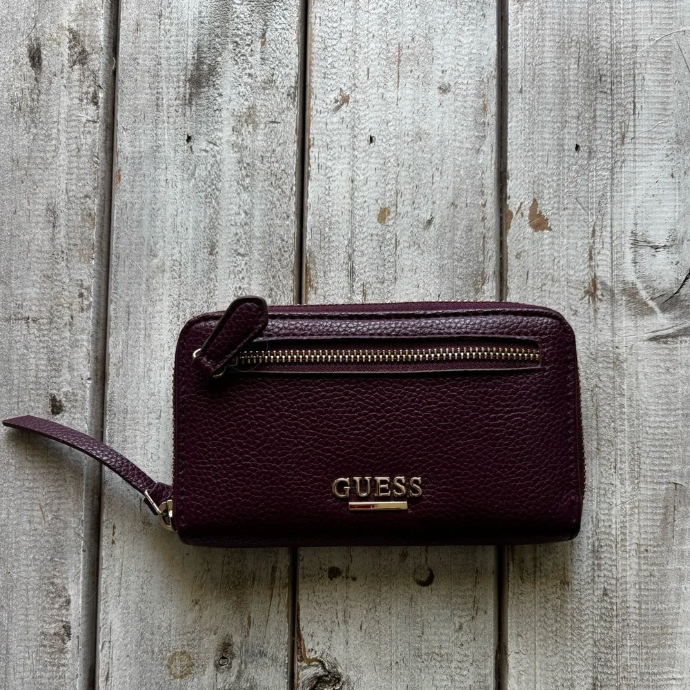 GUESS | Burgundy Zip Wallet | Small